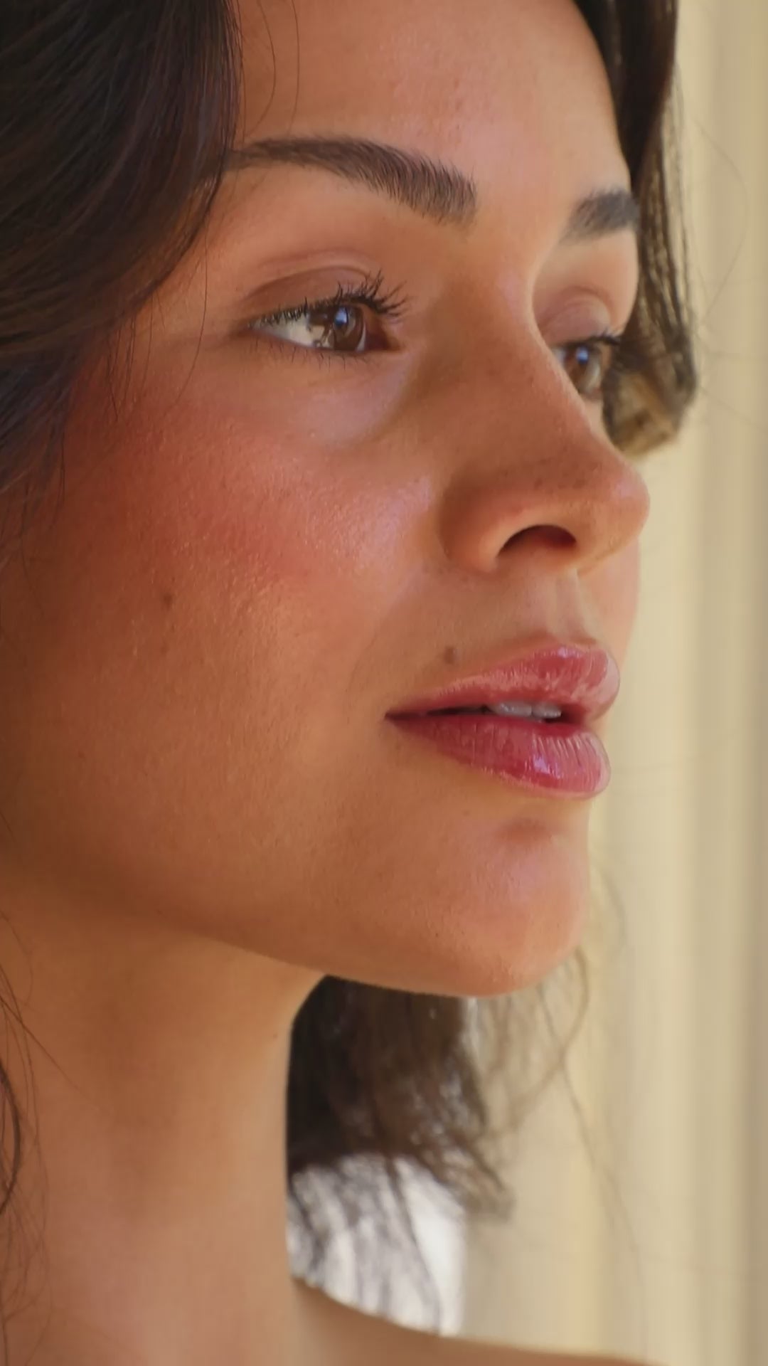 Load video: &lt;div class=&quot;metafield-rich_text_field&quot;&gt;&lt;p&gt;Our luxurious formula glides on smoothly, giving your lips a silky-soft feel without any sticky or tacky residue&lt;/p&gt;&lt;/div&gt;